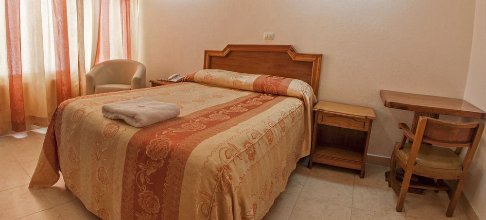 Hotel Atenas ハラパ エクステリア 写真