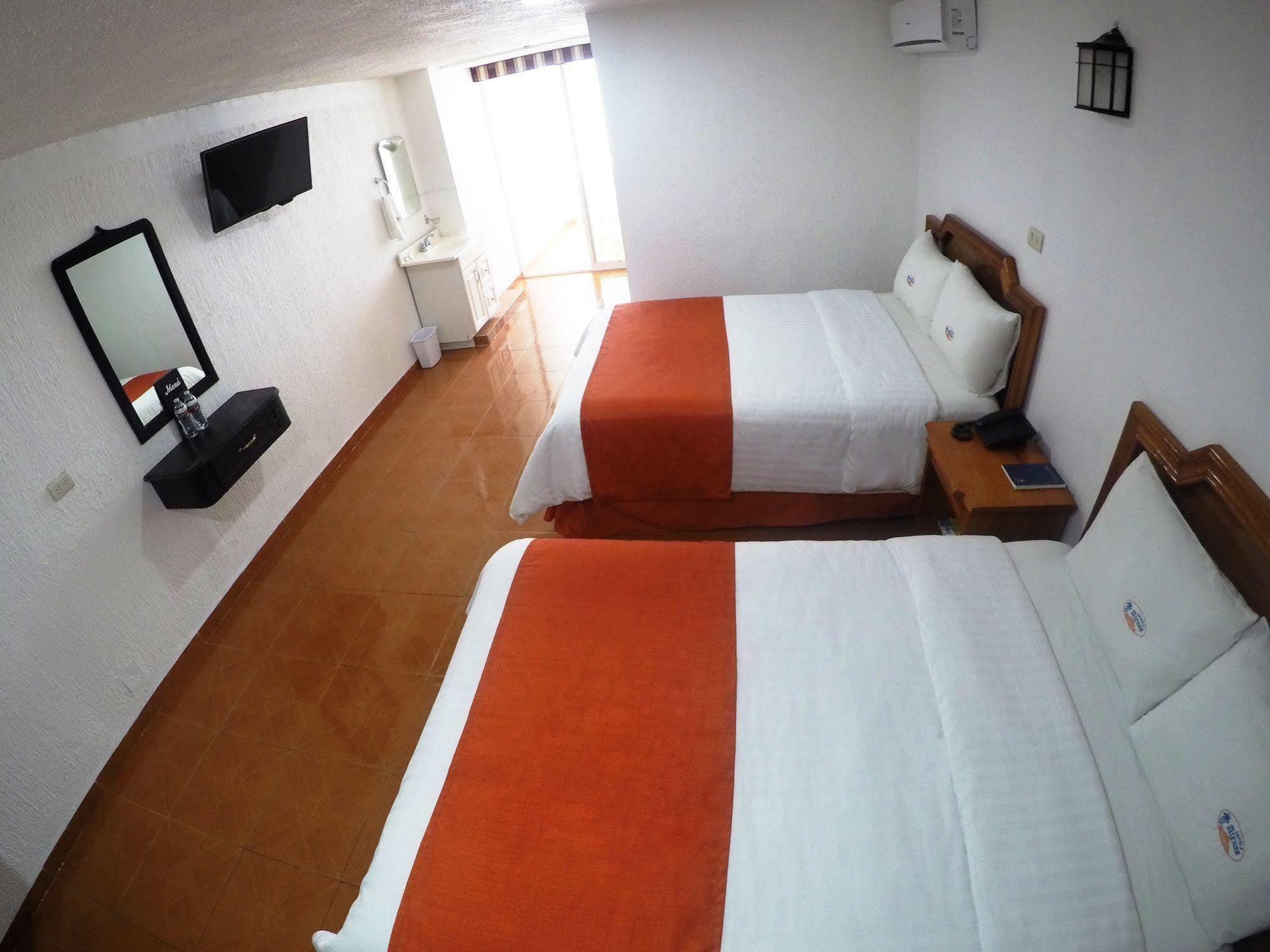 Hotel Atenas ハラパ エクステリア 写真