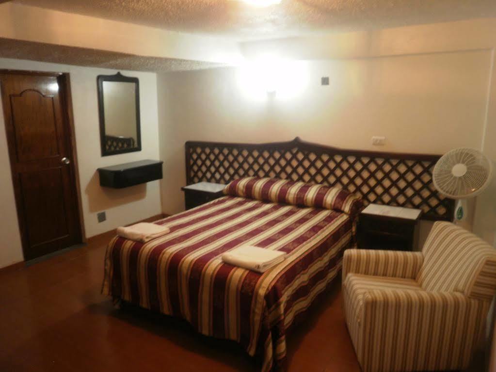 Hotel Atenas ハラパ エクステリア 写真